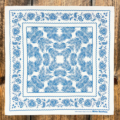 Our classic Wild Palms design, now in a Delft Blue Toile. Made in the USA 🇺🇸 